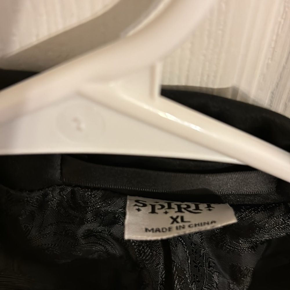 SIZE XL men’s dress jacket. With bow tie , Bought at spirit Halloween . - Picture 2 of 5